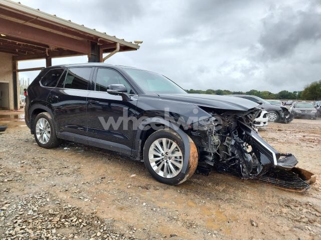 Photo 10 of 2024 TOYOTA GRAND HIGHLANDER XLE (VIN 5TDAAAB57RS009210)