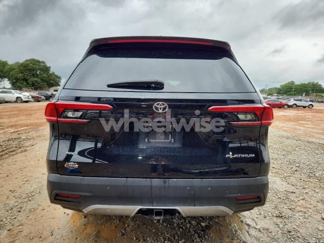 Photo 4 of 2024 TOYOTA GRAND HIGHLANDER XLE (VIN 5TDAAAB57RS009210)