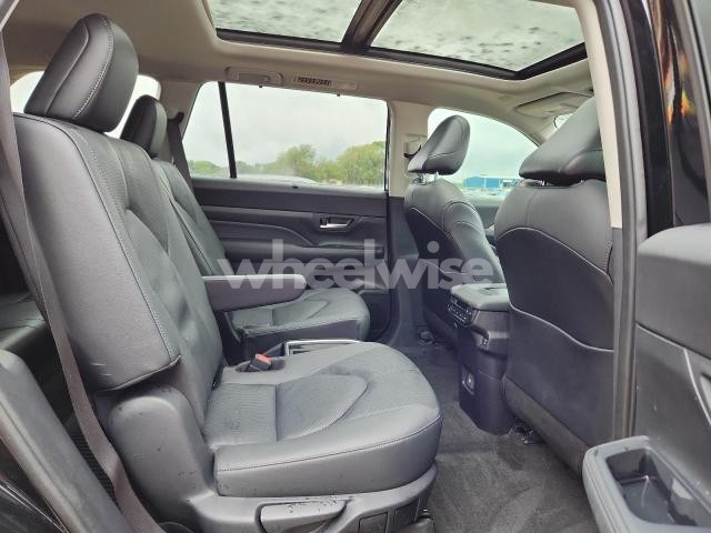 Photo 9 of 2024 TOYOTA GRAND HIGHLANDER XLE (VIN 5TDAAAB57RS009210)