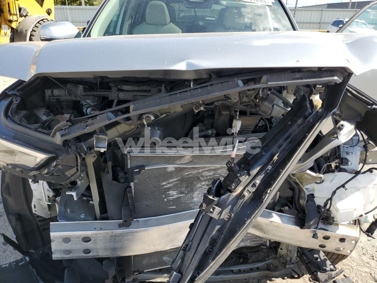 Photo 12 of 2024 TOYOTA GRAND HIGHLANDER XLE (VIN 5TDAAAB57RS020420)