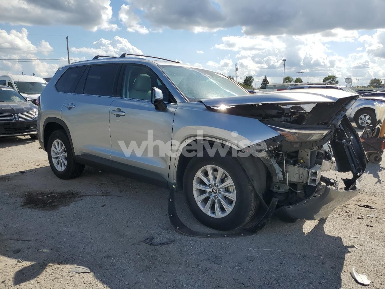Photo 4 of 2024 TOYOTA GRAND HIGHLANDER XLE (VIN 5TDAAAB57RS020420)
