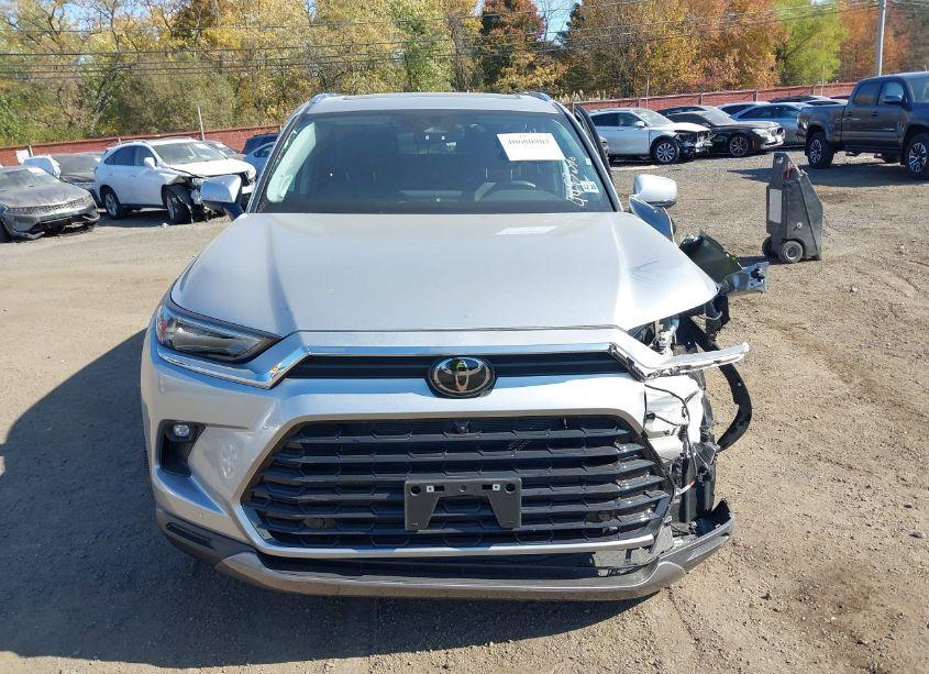 Photo 11 of 2024 Toyota Grand HIGHLANDER LIMITED (VIN 5TDAAAB57RS029375)