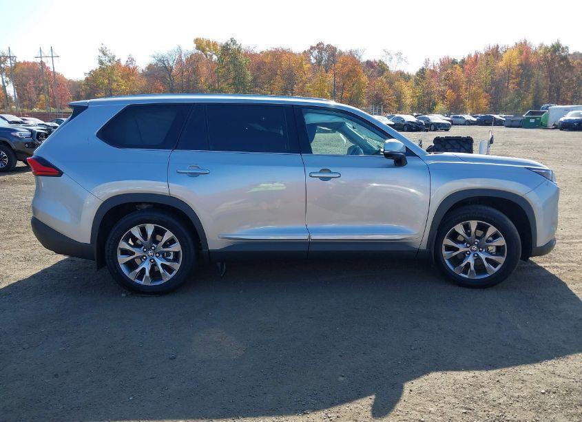 Photo 12 of 2024 Toyota Grand HIGHLANDER LIMITED (VIN 5TDAAAB57RS029375)