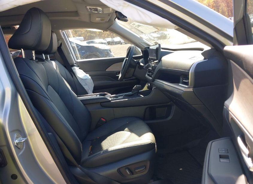 Photo 5 of 2024 Toyota Grand HIGHLANDER LIMITED (VIN 5TDAAAB57RS029375)