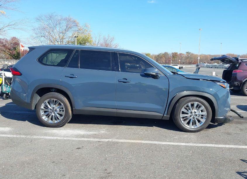 Photo 13 of 2024 Toyota Grand HIGHLANDER PLATINUM (VIN 5TDAAAB58RS000676)