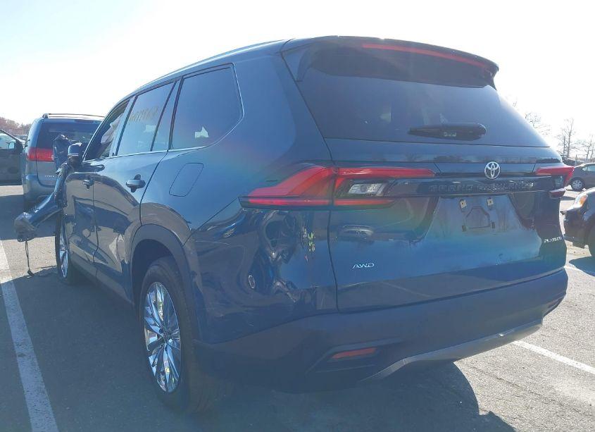 Photo 3 of 2024 Toyota Grand HIGHLANDER PLATINUM (VIN 5TDAAAB58RS000676)