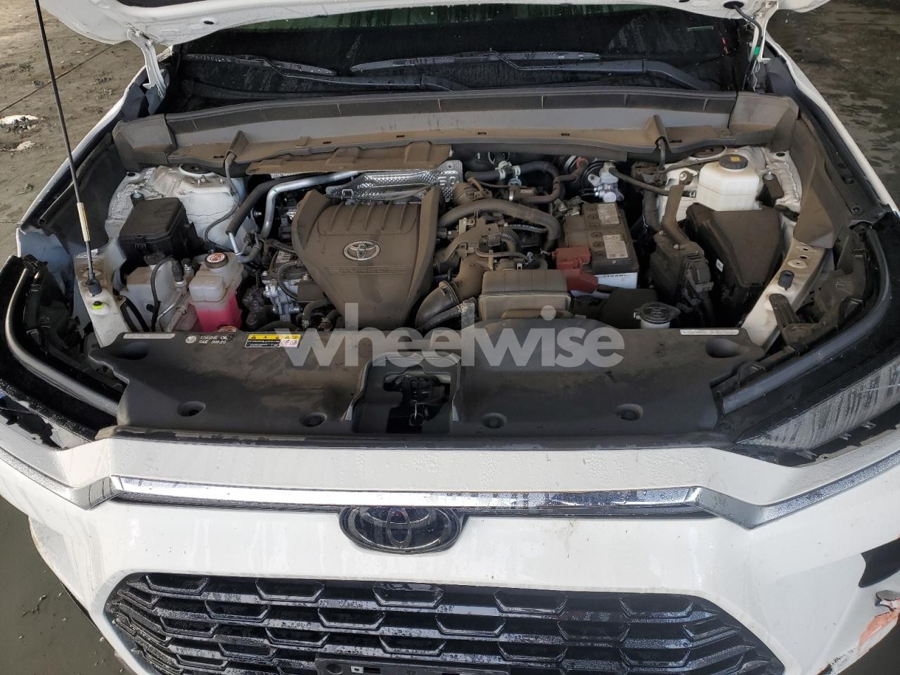 Photo 12 of 2024 TOYOTA GRAND HIGHLANDER XLE (VIN 5TDAAAB59RS017664)
