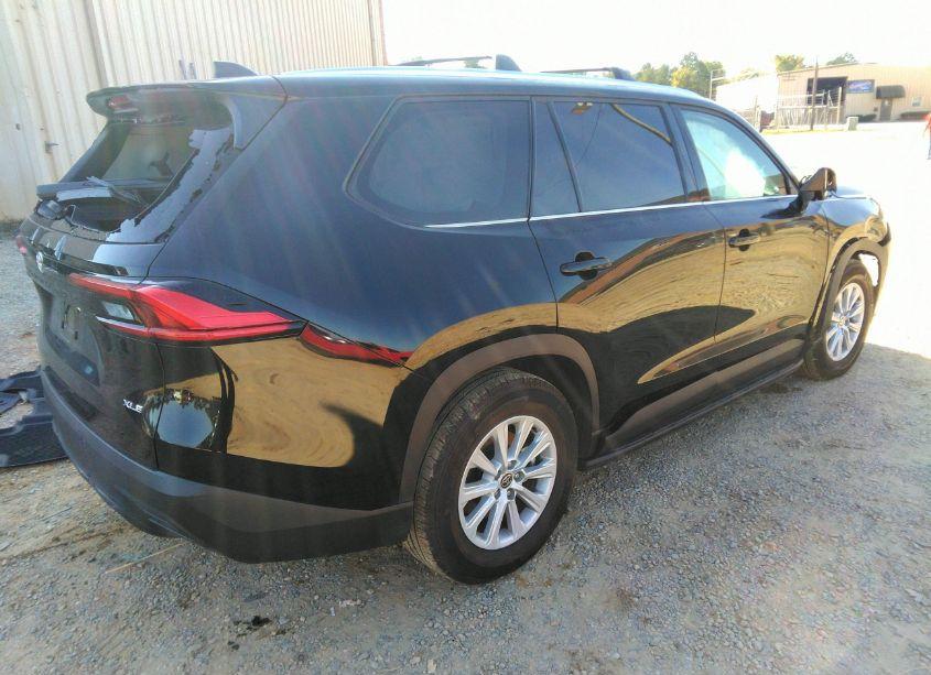 Photo 4 of 2024 Toyota Grand HIGHLANDER XLE (VIN 5TDAAAB59RS038711)