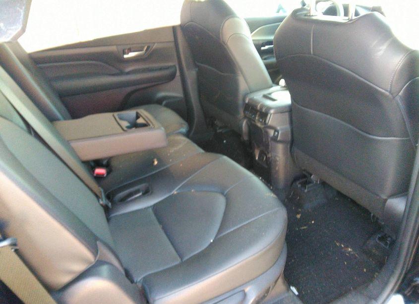 Photo 8 of 2024 Toyota Grand HIGHLANDER XLE (VIN 5TDAAAB59RS038711)