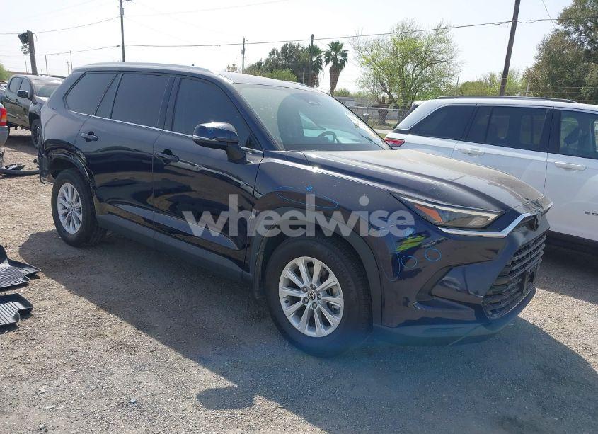 2024 Toyota Grand HIGHLANDER XLE (VIN 5TDAAAB59RS059896) main photo
