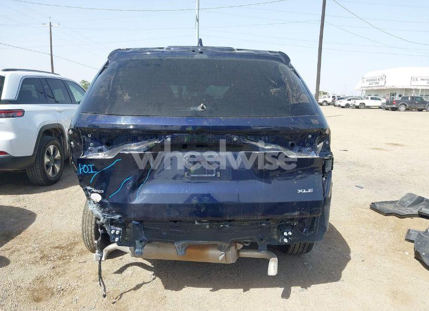 Photo 17 of 2024 Toyota Grand HIGHLANDER XLE (VIN 5TDAAAB59RS059896)