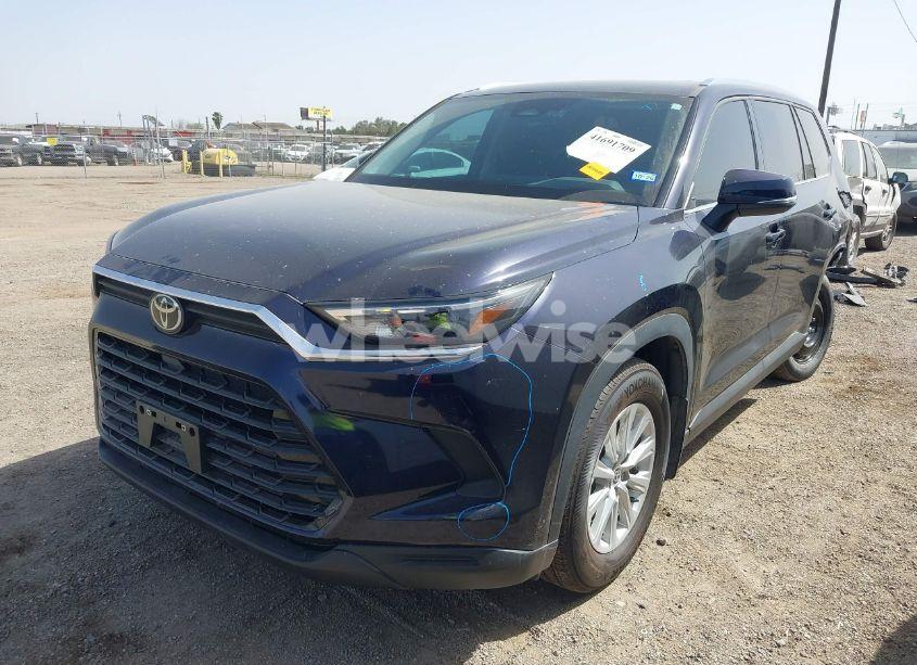Photo 2 of 2024 Toyota Grand HIGHLANDER XLE (VIN 5TDAAAB59RS059896)