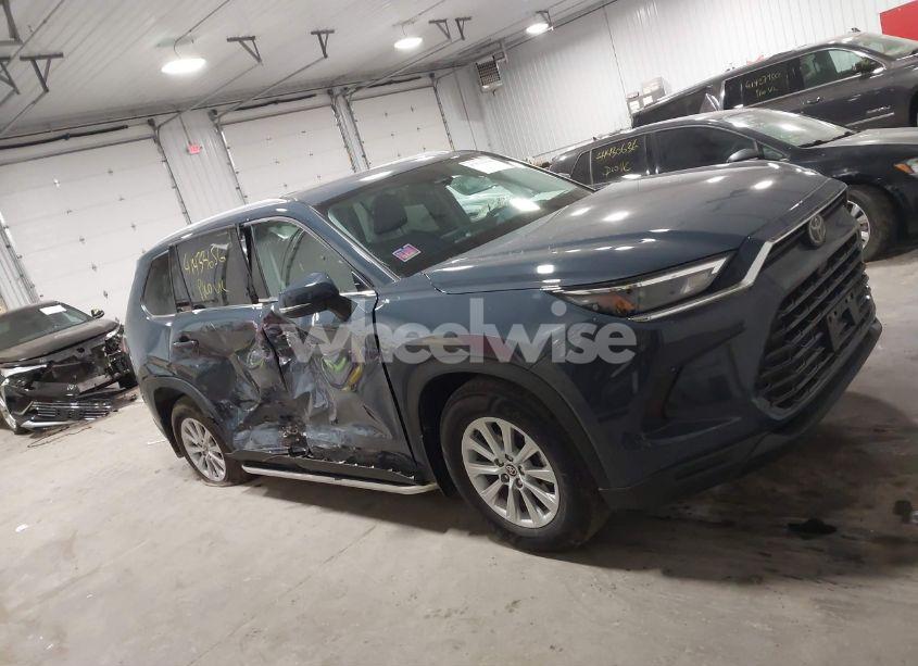 Photo 13 of 2024 Toyota Grand HIGHLANDER XLE (VIN 5TDAAAB5XRS009413)