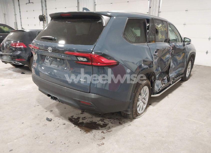 Photo 4 of 2024 Toyota Grand HIGHLANDER XLE (VIN 5TDAAAB5XRS009413)