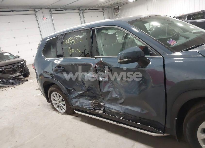 Photo 6 of 2024 Toyota Grand HIGHLANDER XLE (VIN 5TDAAAB5XRS009413)