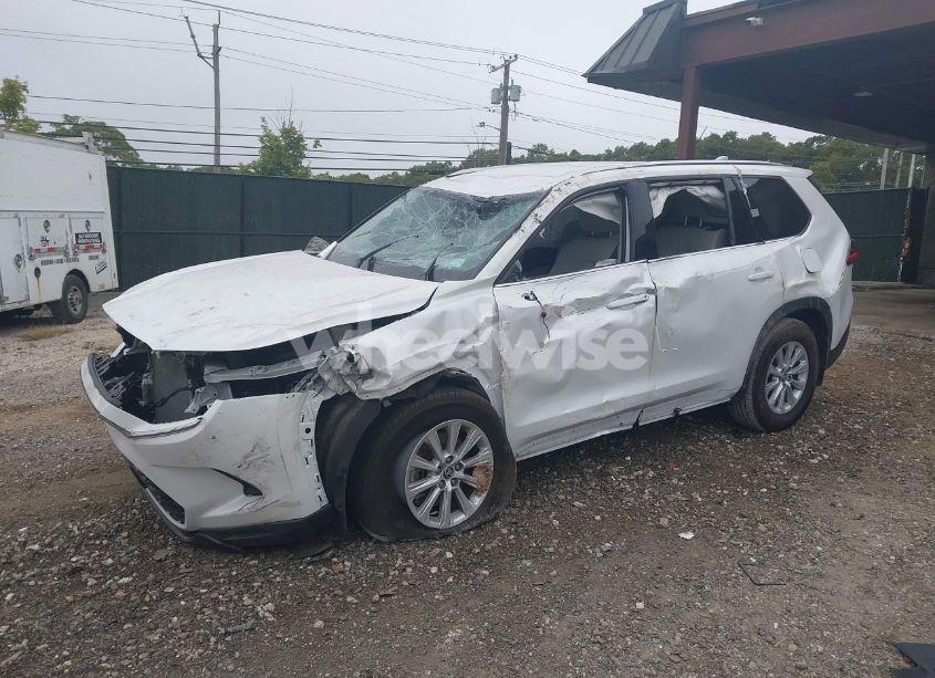 Photo 2 of 2024 Toyota Grand HIGHLANDER XLE (VIN 5TDAAAB5XRS011839)