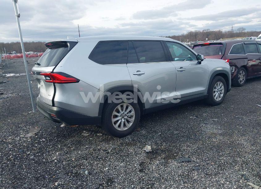 Photo 4 of 2024 Toyota Grand HIGHLANDER XLE (VIN 5TDAAAB5XRS058899)