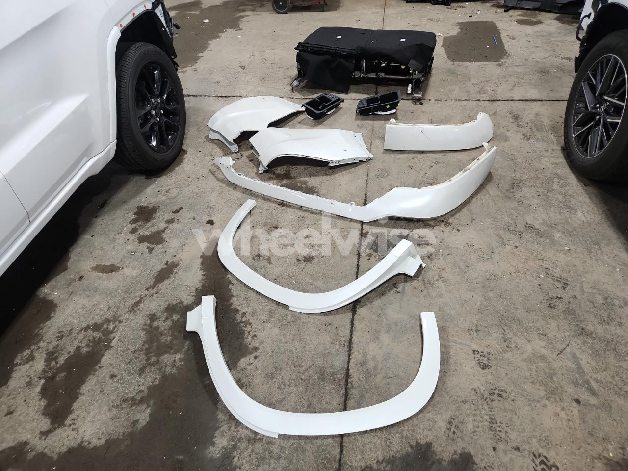 Photo 13 of 2024 LEXUS TX 350 BASE (VIN 5TDAAAB64RS015314)