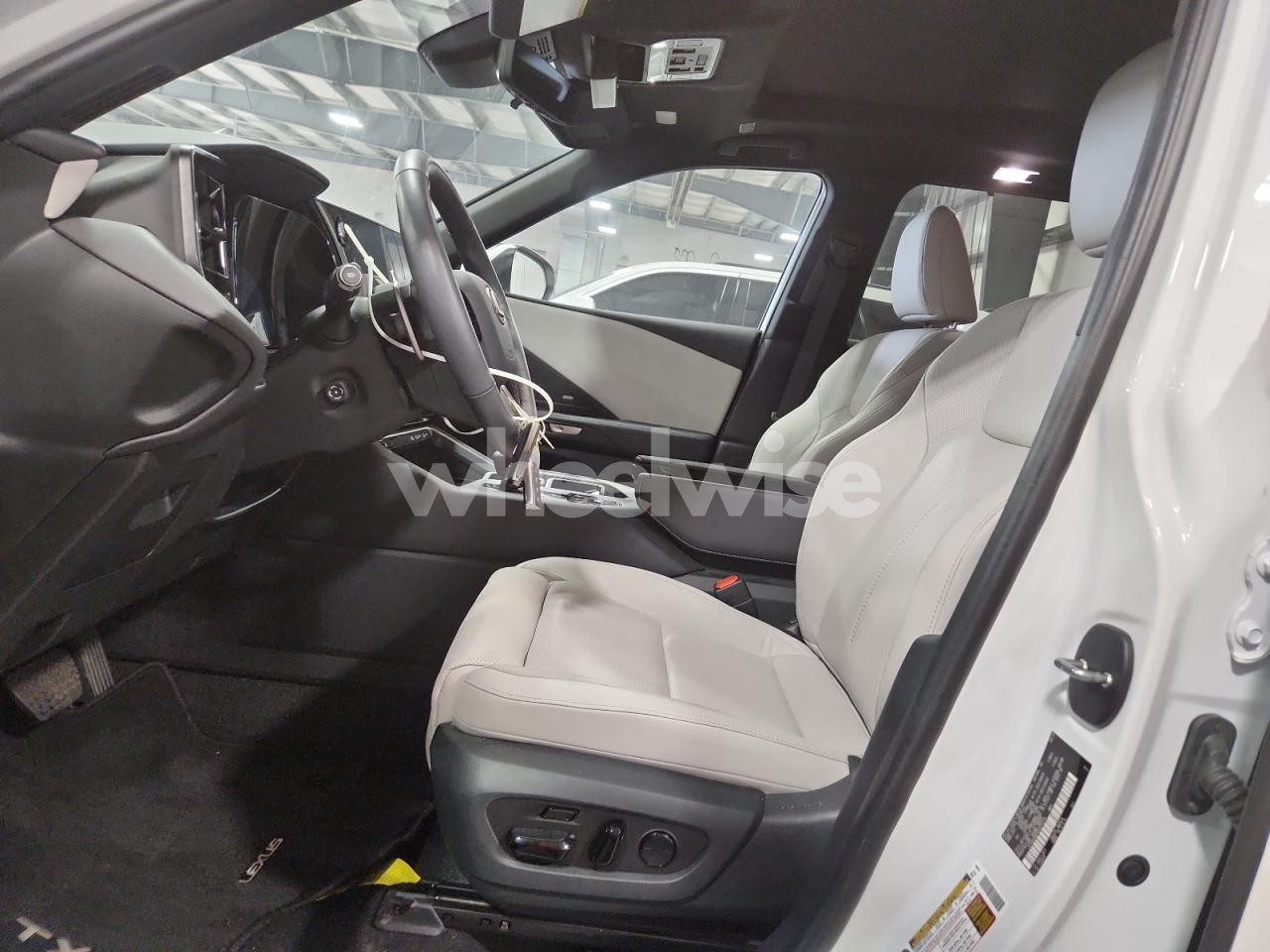 Photo 7 of 2024 LEXUS TX 350 BASE (VIN 5TDAAAB64RS015314)