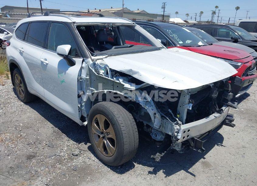 2022 Toyota Highlander HYBRID XLE BRONZE EDITION (VIN 5TDAARAH1NS510033) main photo