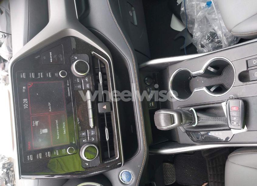 Photo 11 of 2022 Toyota Highlander HYBRID XLE BRONZE EDITION (VIN 5TDAARAH1NS510033)