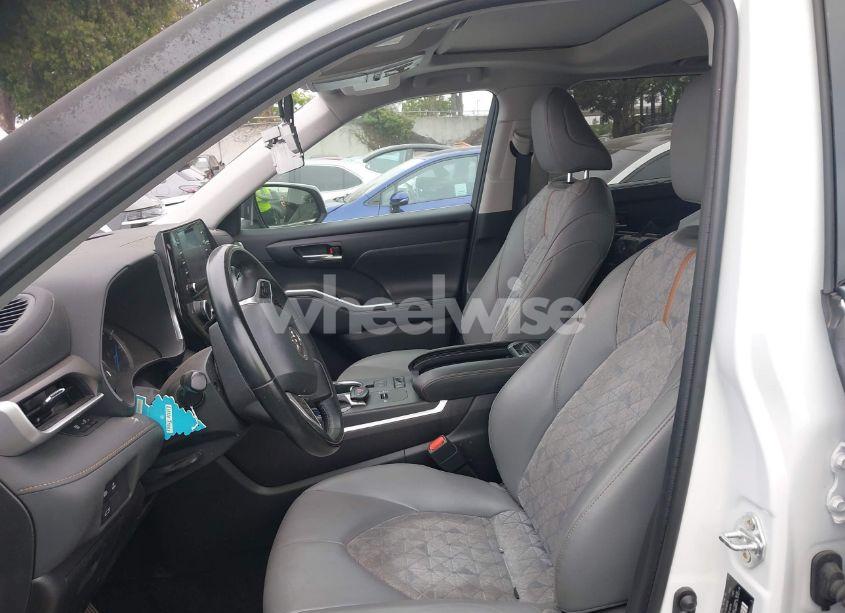 Photo 19 of 2022 Toyota Highlander HYBRID XLE BRONZE EDITION (VIN 5TDAARAH1NS510033)