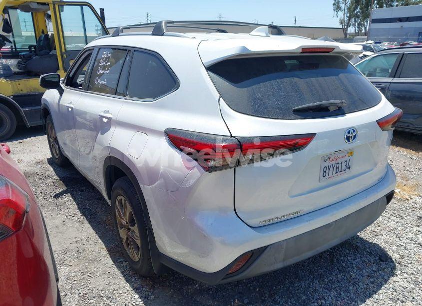 Photo 3 of 2022 Toyota Highlander HYBRID XLE BRONZE EDITION (VIN 5TDAARAH1NS510033)