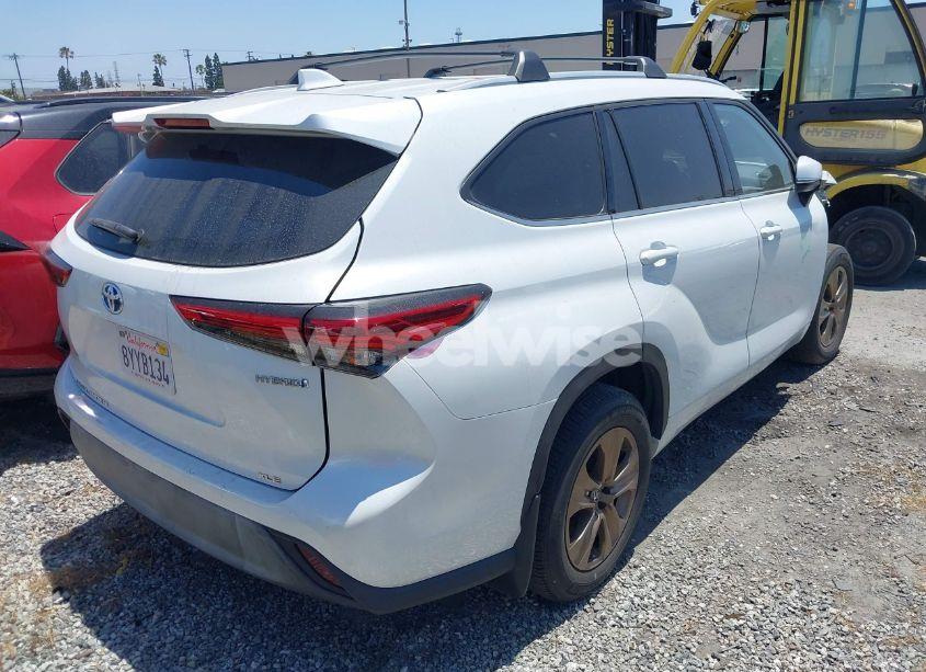 Photo 4 of 2022 Toyota Highlander HYBRID XLE BRONZE EDITION (VIN 5TDAARAH1NS510033)