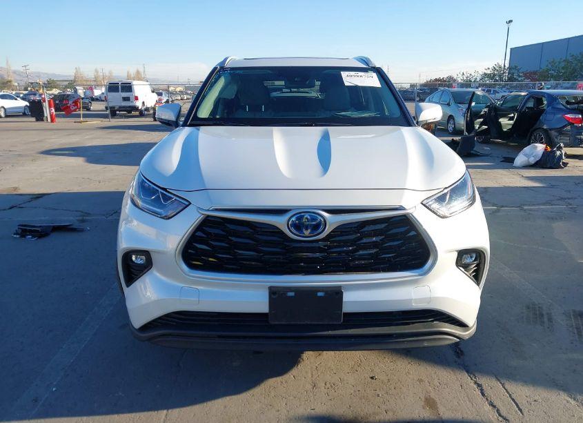 Photo 12 of 2022 Toyota Highlander HYBRID XLE BRONZE EDITION (VIN 5TDABRCH3NS544436)