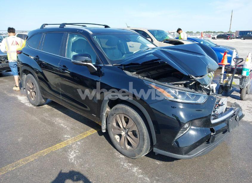 2023 Toyota Highlander HYBRID XLE BRONZE (VIN 5TDABRCH5PS567073) main photo
