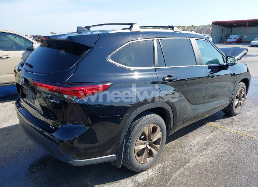 Photo 4 of 2023 Toyota Highlander HYBRID XLE BRONZE (VIN 5TDABRCH5PS567073)