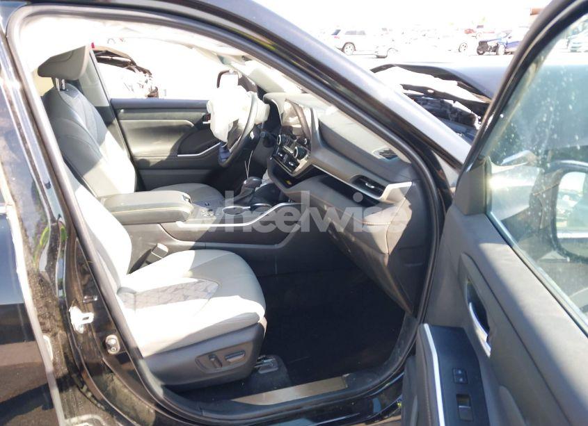 Photo 5 of 2023 Toyota Highlander HYBRID XLE BRONZE (VIN 5TDABRCH5PS567073)