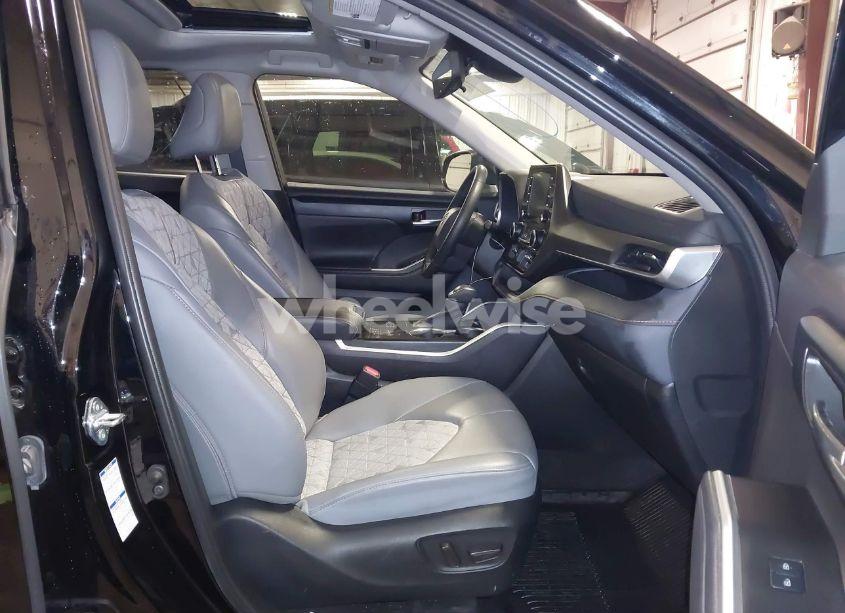 Photo 5 of 2022 Toyota Highlander HYBRID XLE BRONZE EDITION (VIN 5TDABRCHXNS537970)