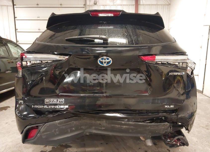 Photo 6 of 2022 Toyota Highlander HYBRID XLE BRONZE EDITION (VIN 5TDABRCHXNS537970)