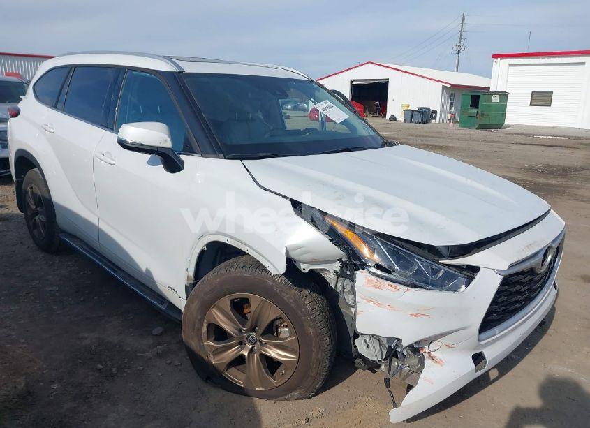 2022 Toyota Highlander HYBRID XLE BRONZE EDITION (VIN 5TDABRCHXNS541338) main photo