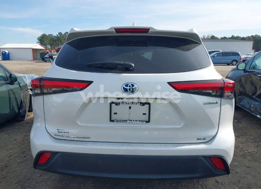 Photo 16 of 2022 Toyota Highlander HYBRID XLE BRONZE EDITION (VIN 5TDABRCHXNS541338)