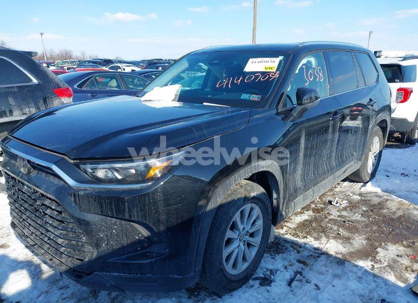 Photo 2 of 2024 Toyota Grand HIGHLANDER HYBRID XLE (VIN 5TDACAB50RS001394)