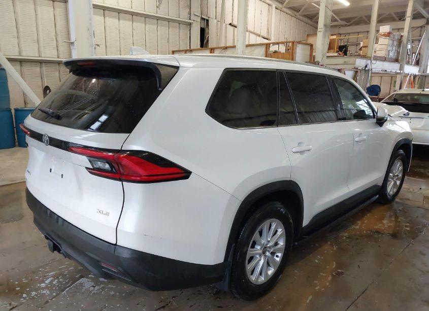 Photo 4 of 2024 Toyota Grand HIGHLANDER HYBRID XLE (VIN 5TDACAB51RS009505)