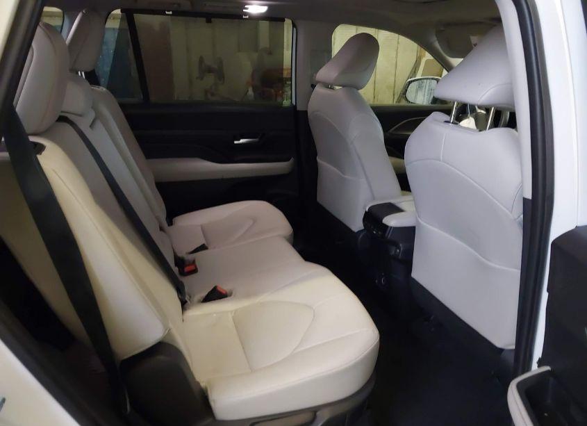 Photo 8 of 2024 Toyota Grand HIGHLANDER HYBRID XLE (VIN 5TDACAB51RS009505)