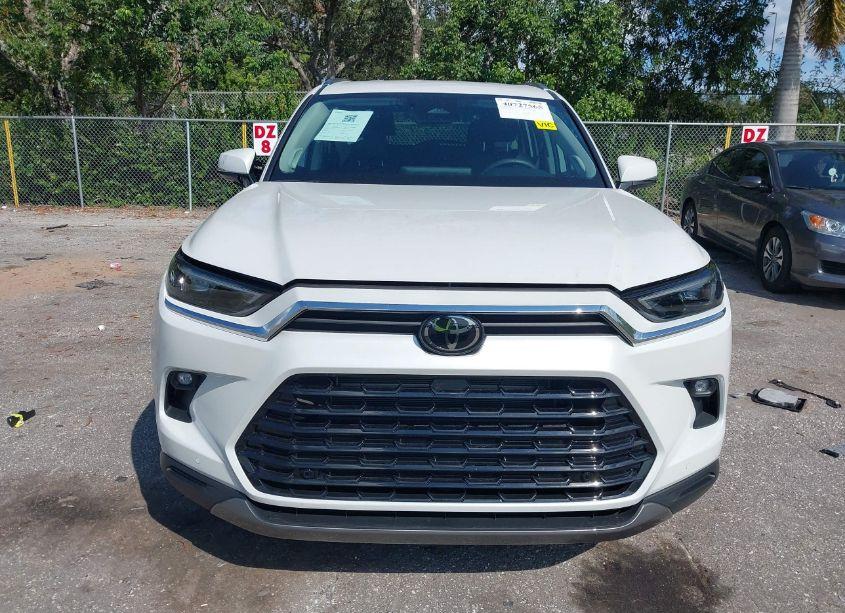 Photo 12 of 2024 Toyota Grand HIGHLANDER HYBRID LIMITED (VIN 5TDACAB52RS012669)