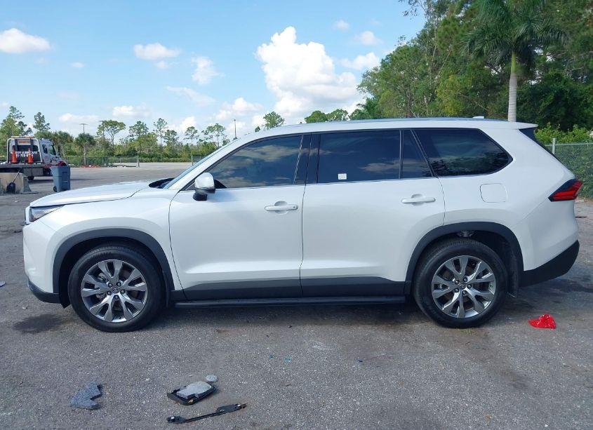 Photo 14 of 2024 Toyota Grand HIGHLANDER HYBRID LIMITED (VIN 5TDACAB52RS012669)