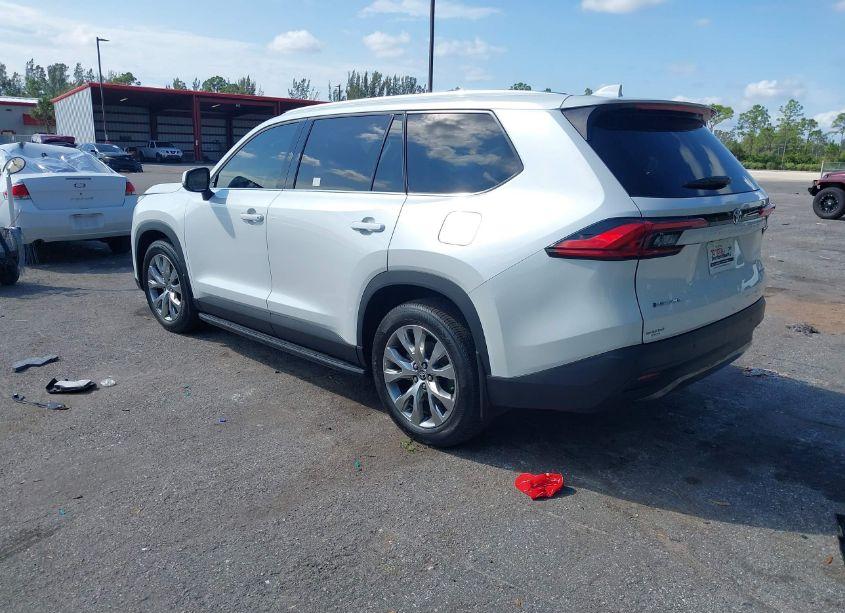 Photo 3 of 2024 Toyota Grand HIGHLANDER HYBRID LIMITED (VIN 5TDACAB52RS012669)