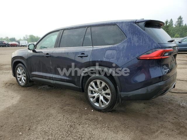 Photo 12 of 2024 TOYOTA GRAND HIGHLANDER XLE (VIN 5TDACAB53RS019565)