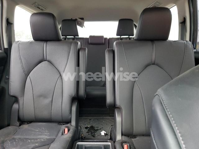 Photo 9 of 2024 TOYOTA GRAND HIGHLANDER XLE (VIN 5TDACAB53RS019565)