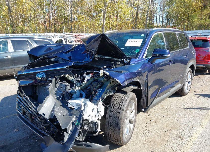 Photo 2 of 2024 Toyota Grand HIGHLANDER HYBRID LIMITED (VIN 5TDACAB54RS004749)