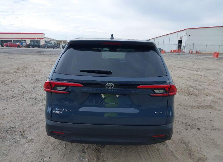 Photo 17 of 2024 Toyota Grand HIGHLANDER HYBRID XLE (VIN 5TDACAB56RS018684)