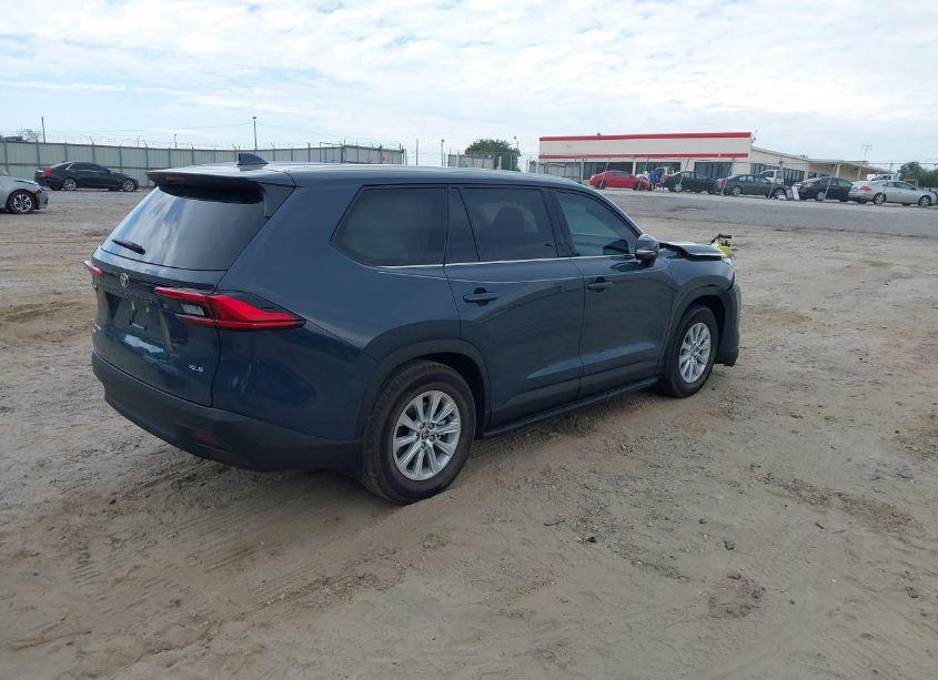 Photo 4 of 2024 Toyota Grand HIGHLANDER HYBRID XLE (VIN 5TDACAB56RS018684)