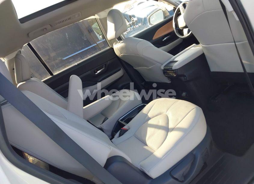 Photo 8 of 2024 Toyota Grand HIGHLANDER HYBRID LIMITED (VIN 5TDACAB56RS021665)