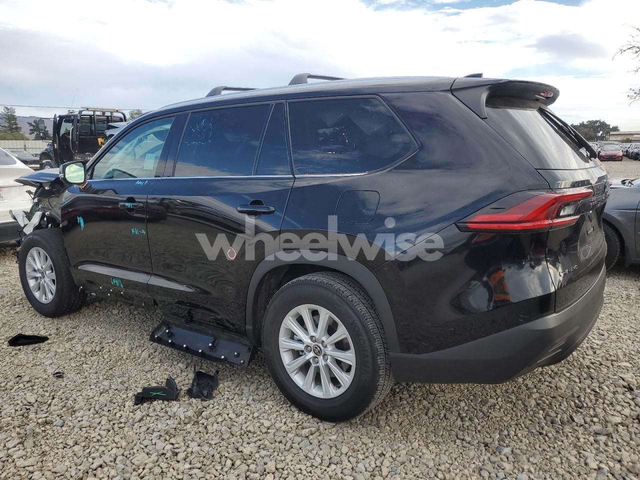 Photo 2 of 2025 TOYOTA GRAND HIGHLANDER LE (VIN 5TDACAB56SS059189)