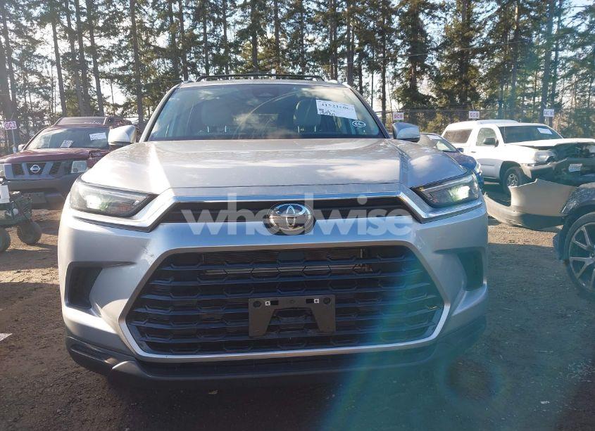 Photo 13 of 2024 Toyota Grand HIGHLANDER HYBRID XLE (VIN 5TDACAB58RS001420)
